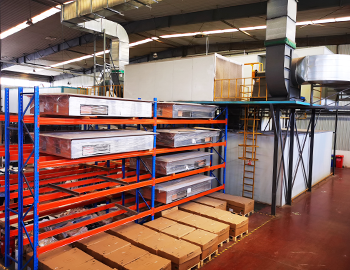 流水线顶部和成品区